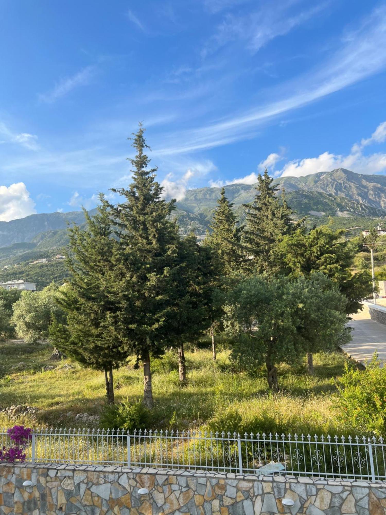 Perivolos Bed & Breakfast